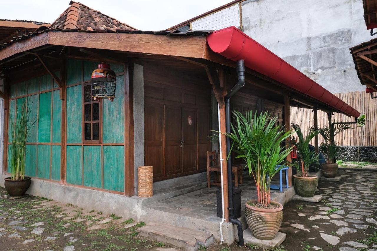 Kampung Lawasan Heritage Cottage Maguwo Eksteriør bilde