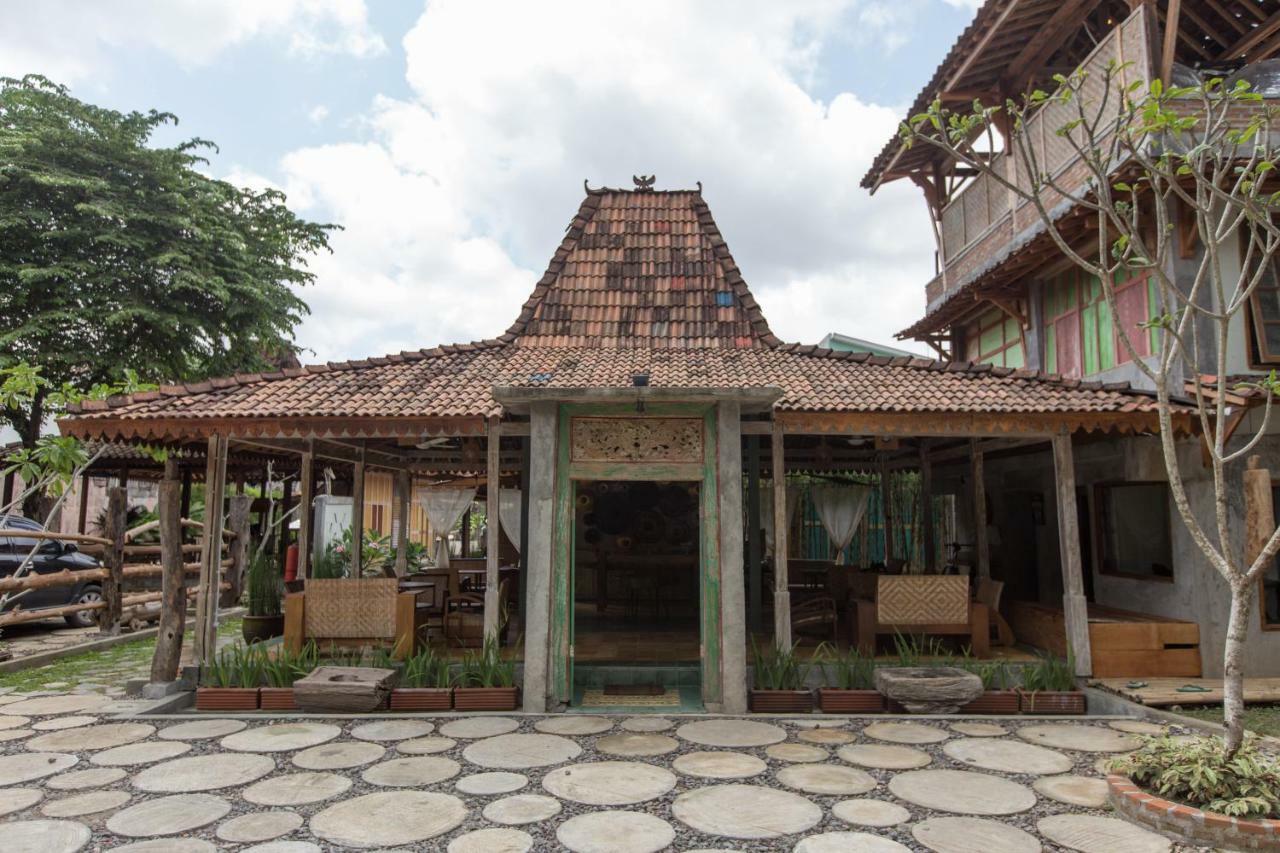 Kampung Lawasan Heritage Cottage Maguwo Eksteriør bilde